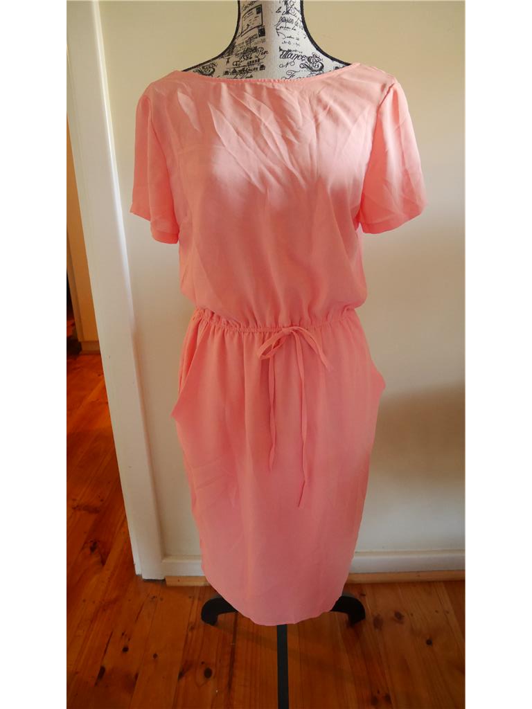 Peach midi dress with fronts sleeves and deep pockets, soft fobric ...