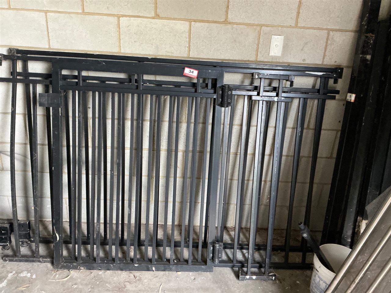 Alum. Fence and Gate - approx panel size 1900 x 1250 mm h with   6 Posts   -   (Collect From Modbury )