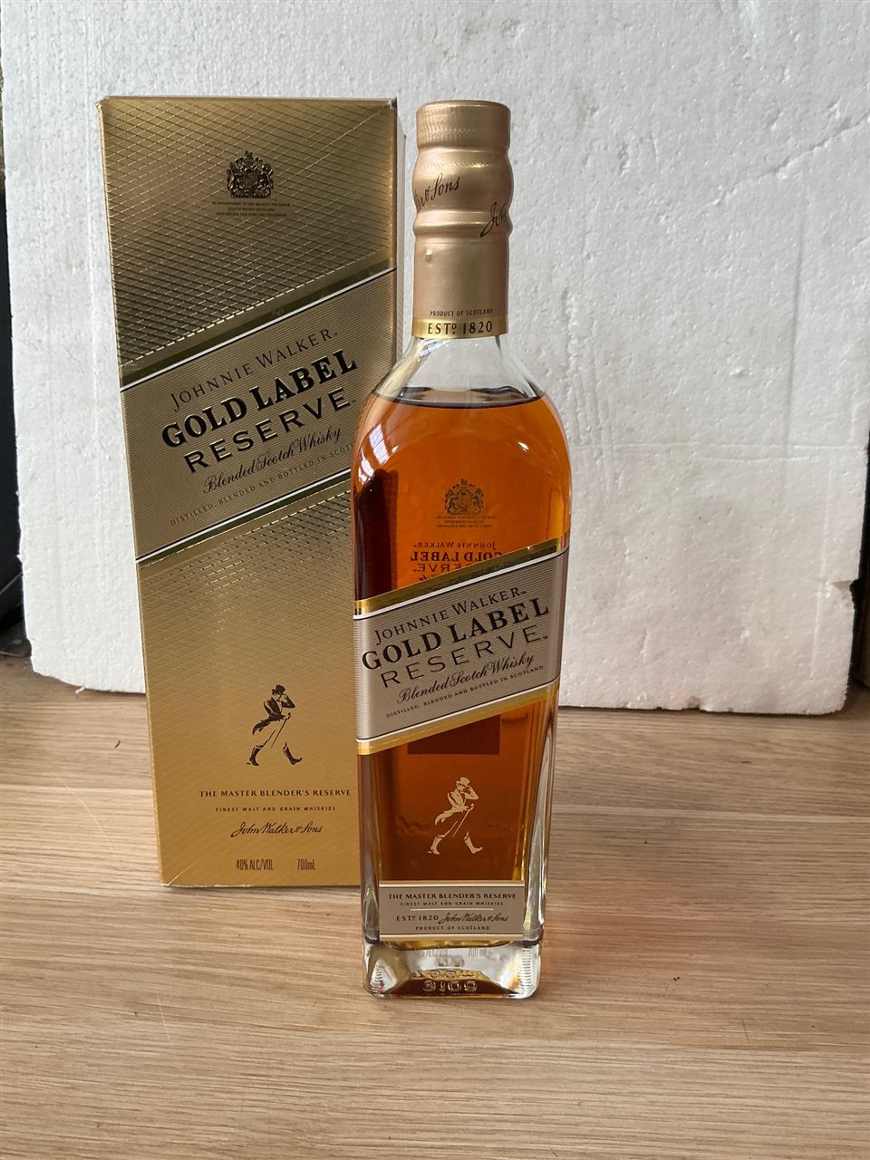 Johnnie Walker Gold Label Whiskey- 700 Ml .