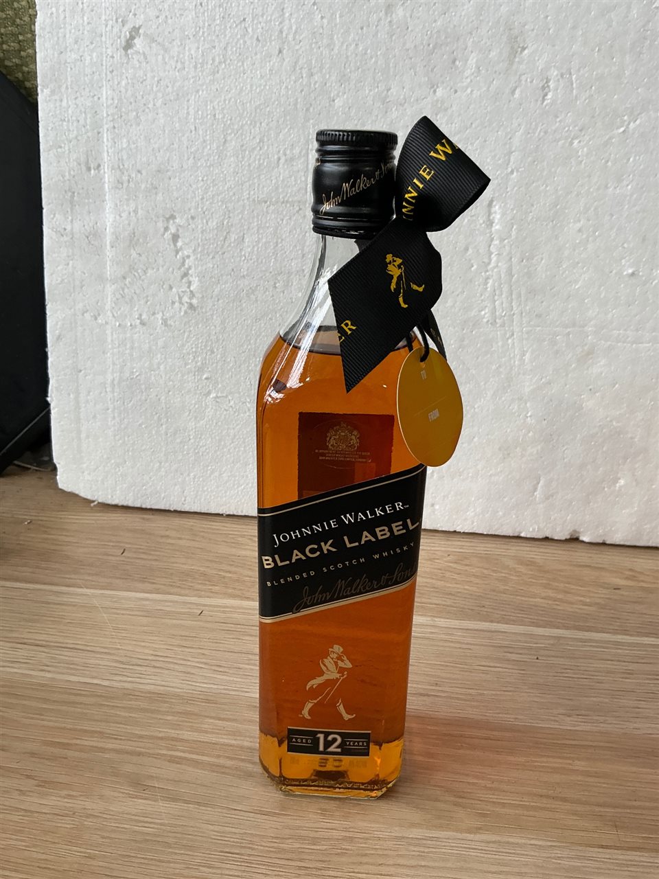 Johnnie Walker Black Label Whiskey- 700 Ml .