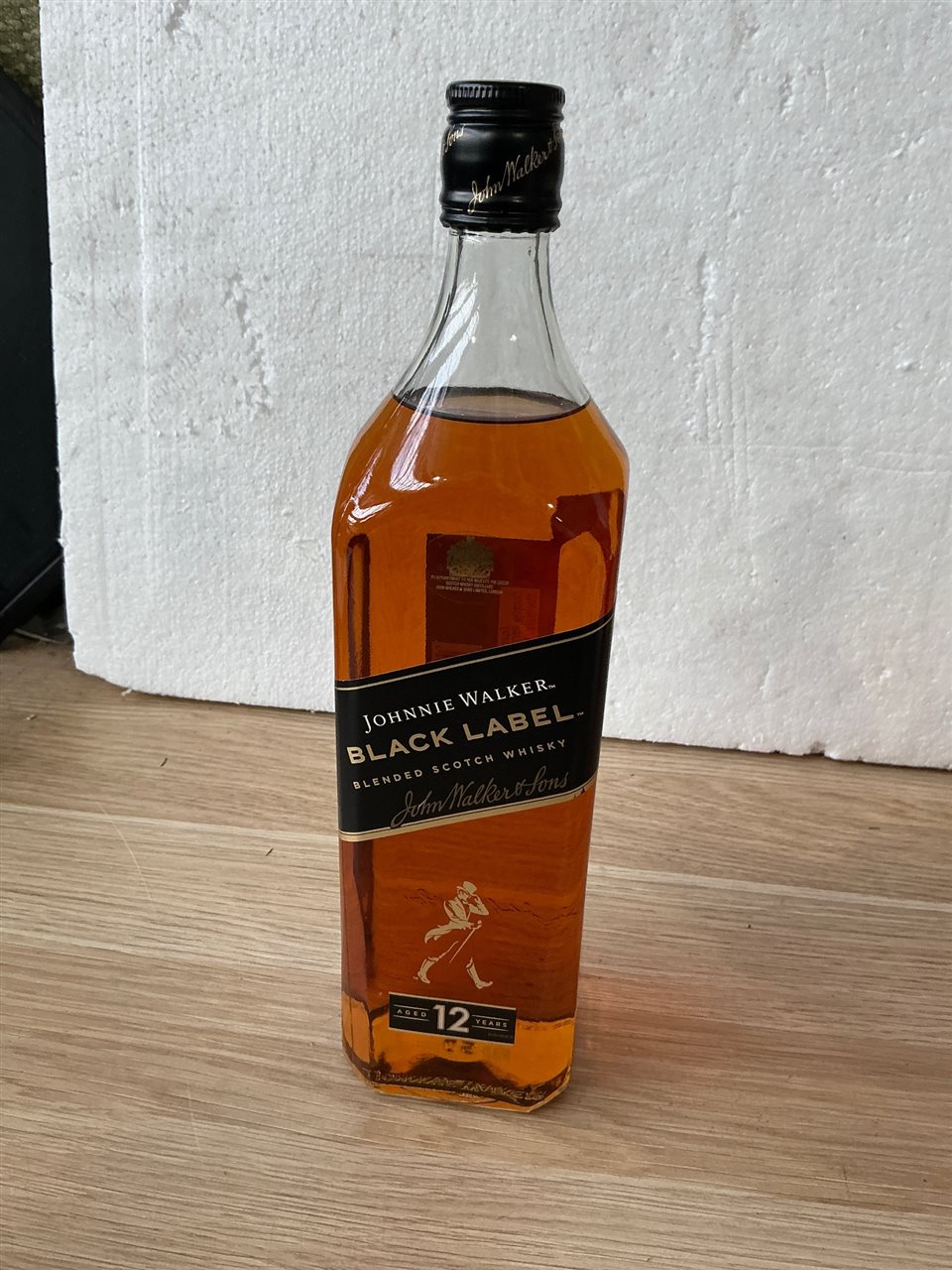 Johnnie Walker Black Label Whiskey- 1 Litr
