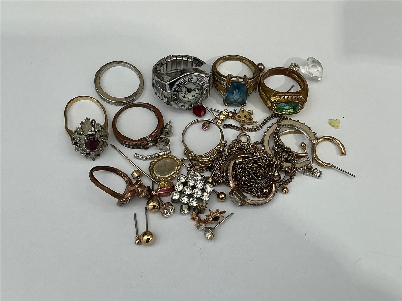 Quantity of Costume Jewellery
