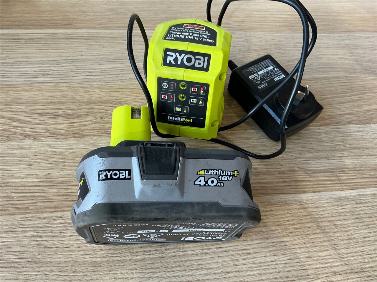 Ryobi 4.0 Ah Battery   and Charger
