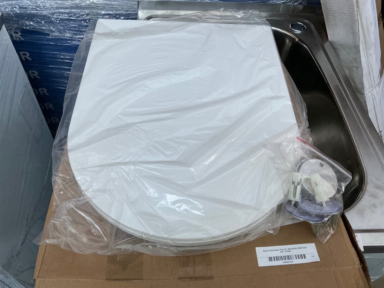 Seima Toilet Seat, Flat, UF, Silk White, RRP $190