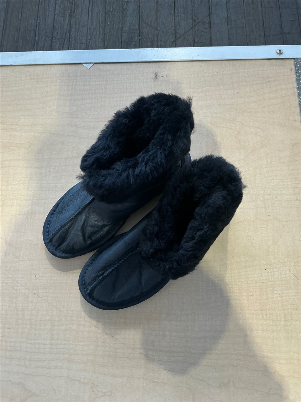 Slippers, Leather Upper, Synthetic Sole ,Black, Size 4