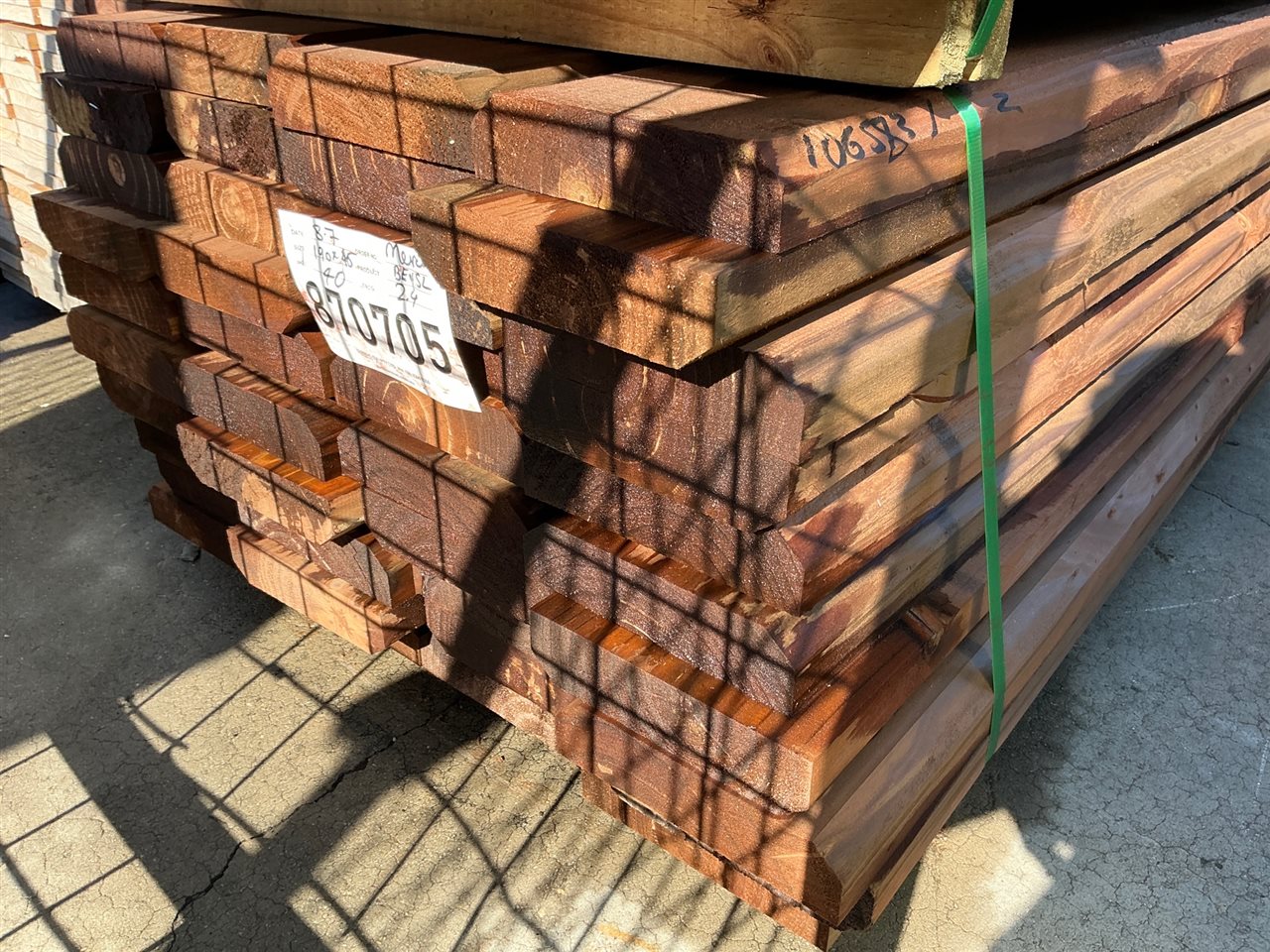 200 x 50, Tinted Pine, Bevel Sleepers, 40 pcs @ 2.4 M, 40 pcs Total Pk 870705MER