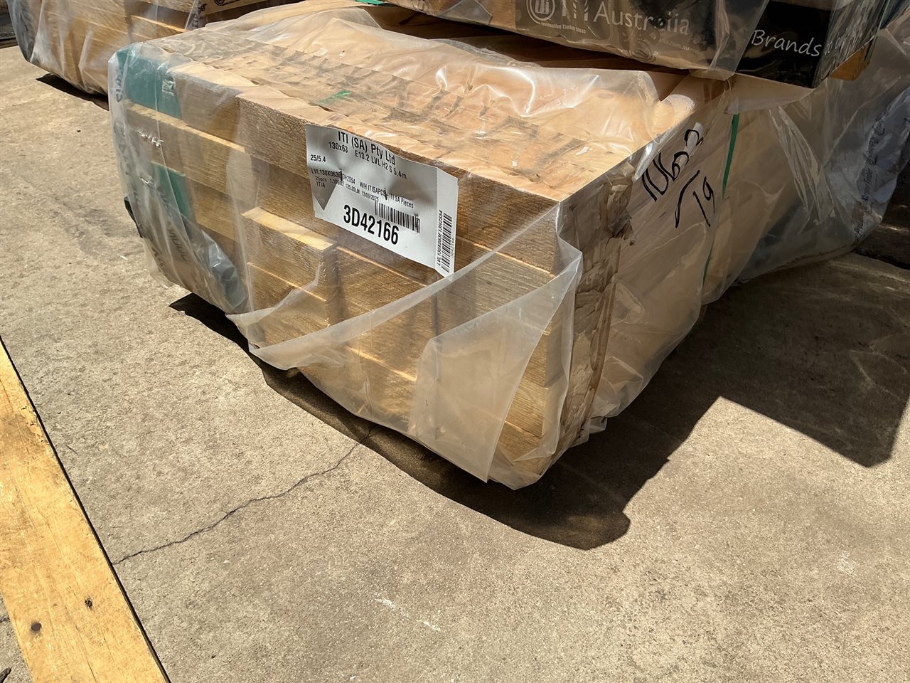 LVL Pack - 130 x 63 - E13.2 - H2 S - 25 @ 5.4M.- 135 Lin Metres - Pack Number 3D42166