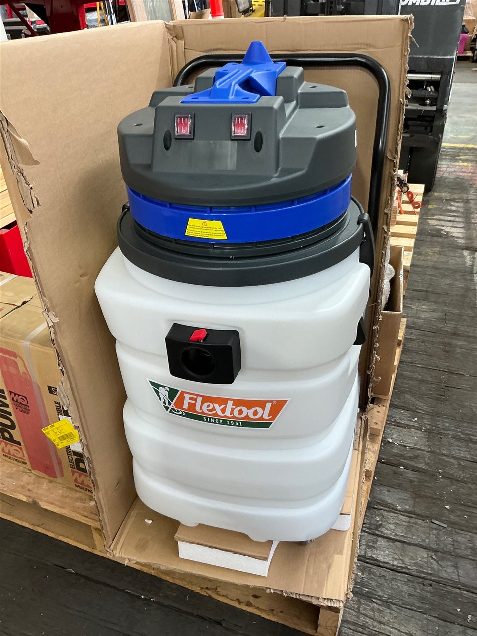 Wet and Dry Industrial Vacuum Cleaner- Model BF 583A-240 Volt - 2000w