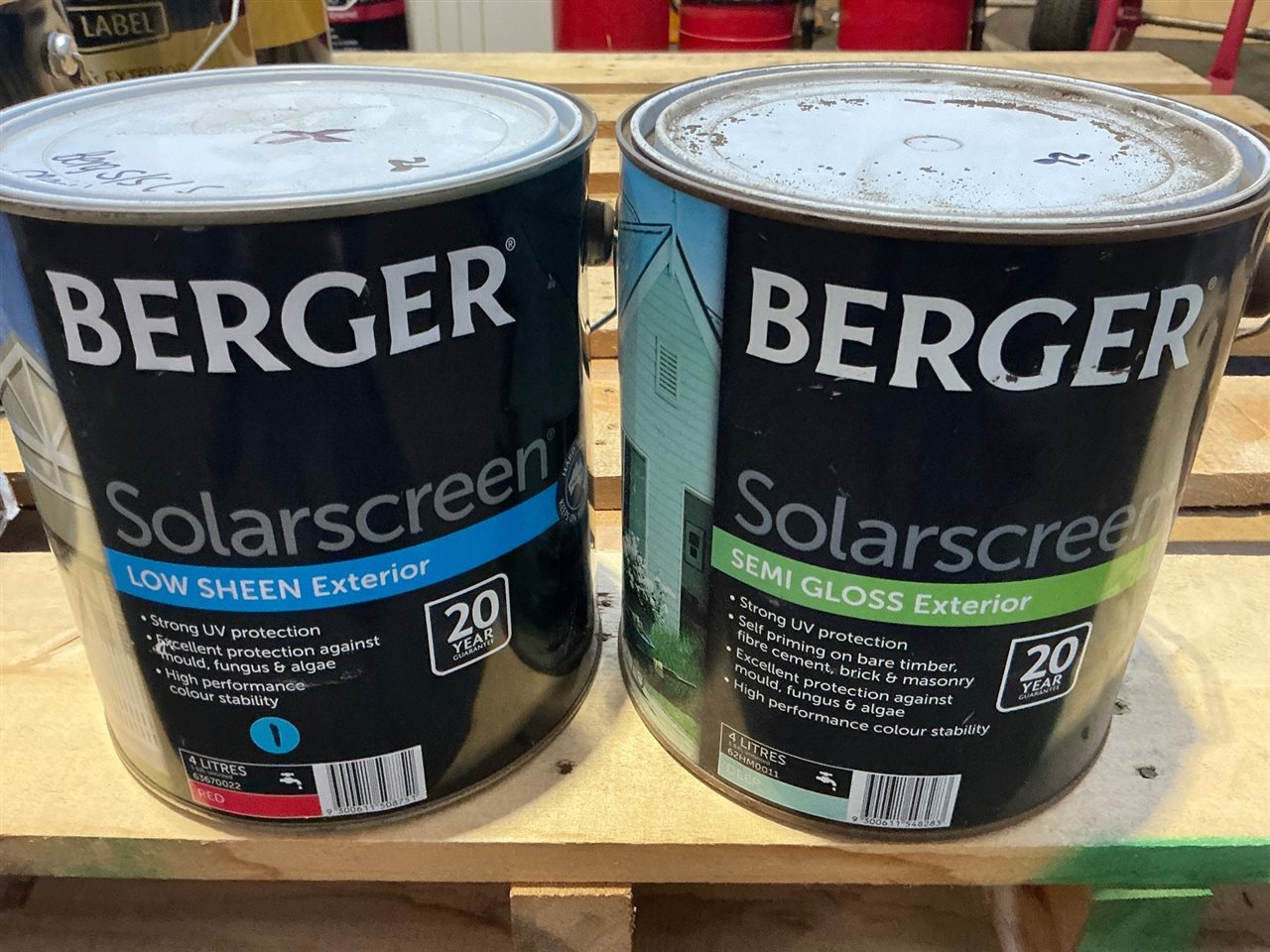 Berger Solarscreen - Quantity of 2 @4 Litre  - Low Sheen Red & Semi Gloss Deep Base