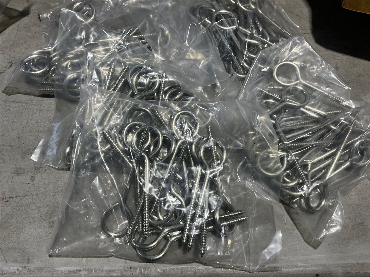 Zinc-plated Eye Screws, 20 Packs, New
