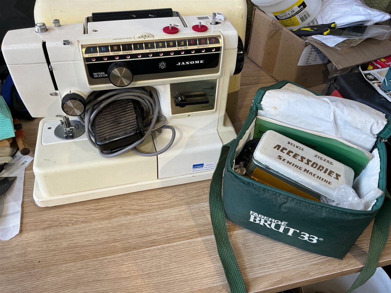 Janome Sewing Machine with Accessorie