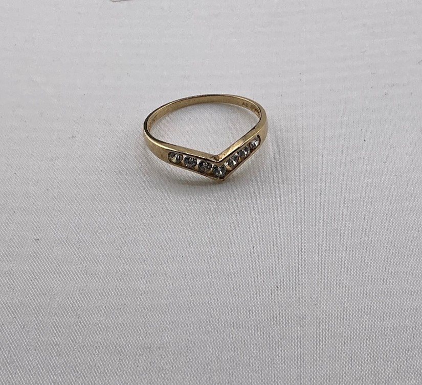 Cubic Zirconia Ring 9ct Yellow Gold