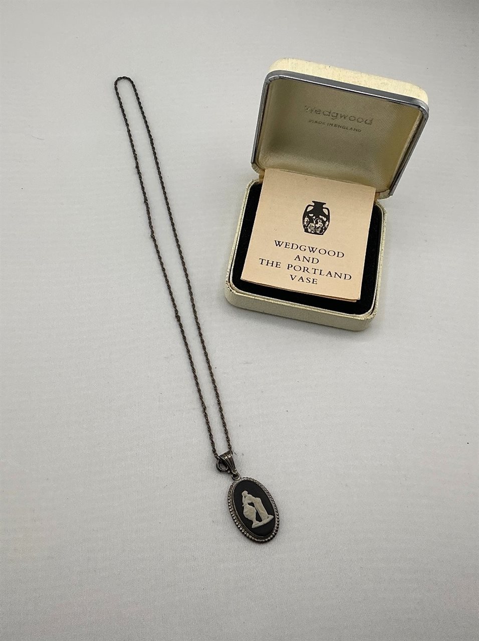 Silver pendant & Chain