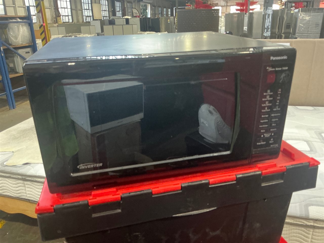 Panasonic Microwave, The Genius Sensor, Inverter, 1100W, NN- st756B, Not Tested,