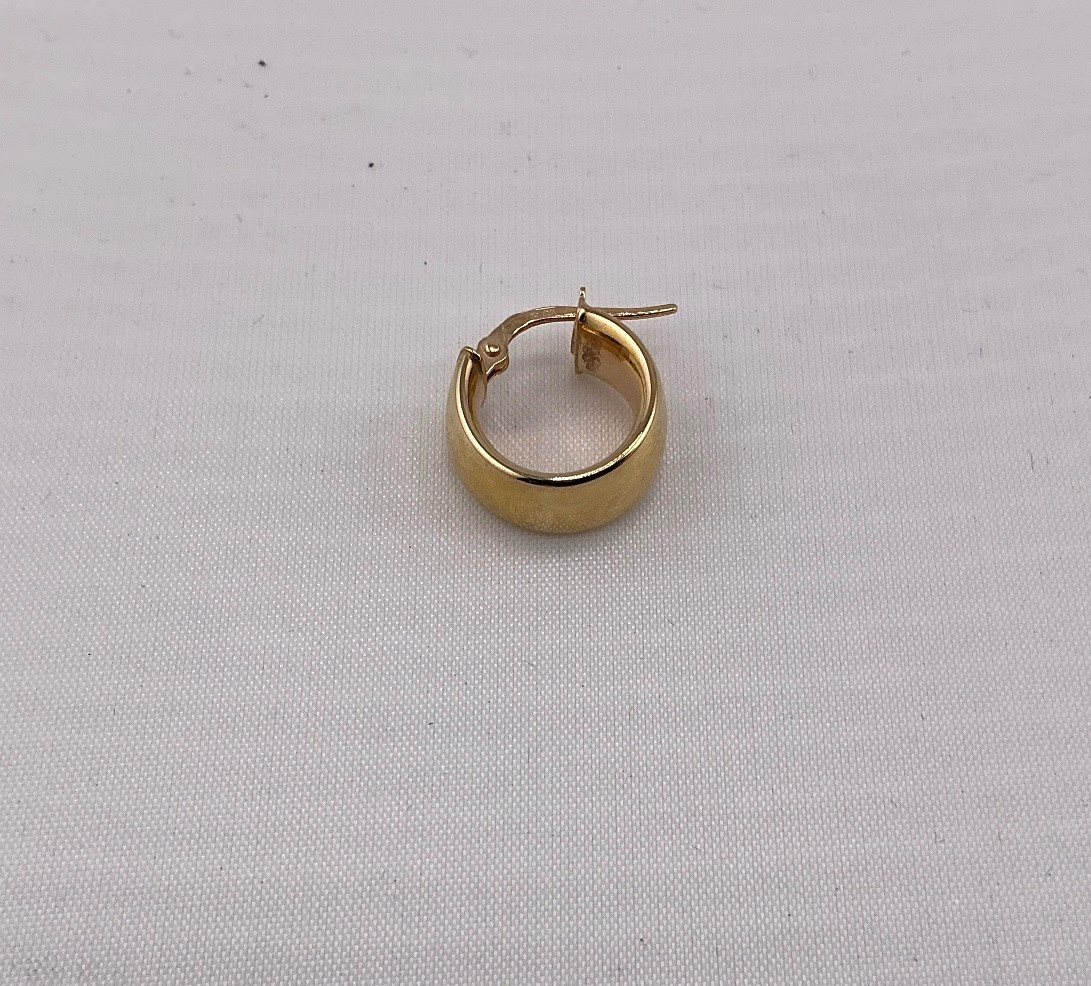 Single 9ct Yellow Gold Hoop Earring