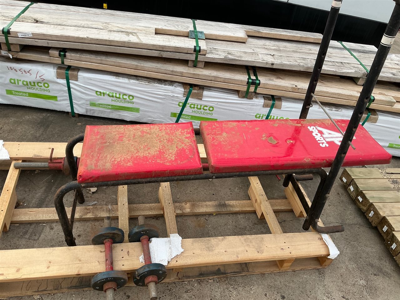 Bench Press with Weight Bar and Dumbbells