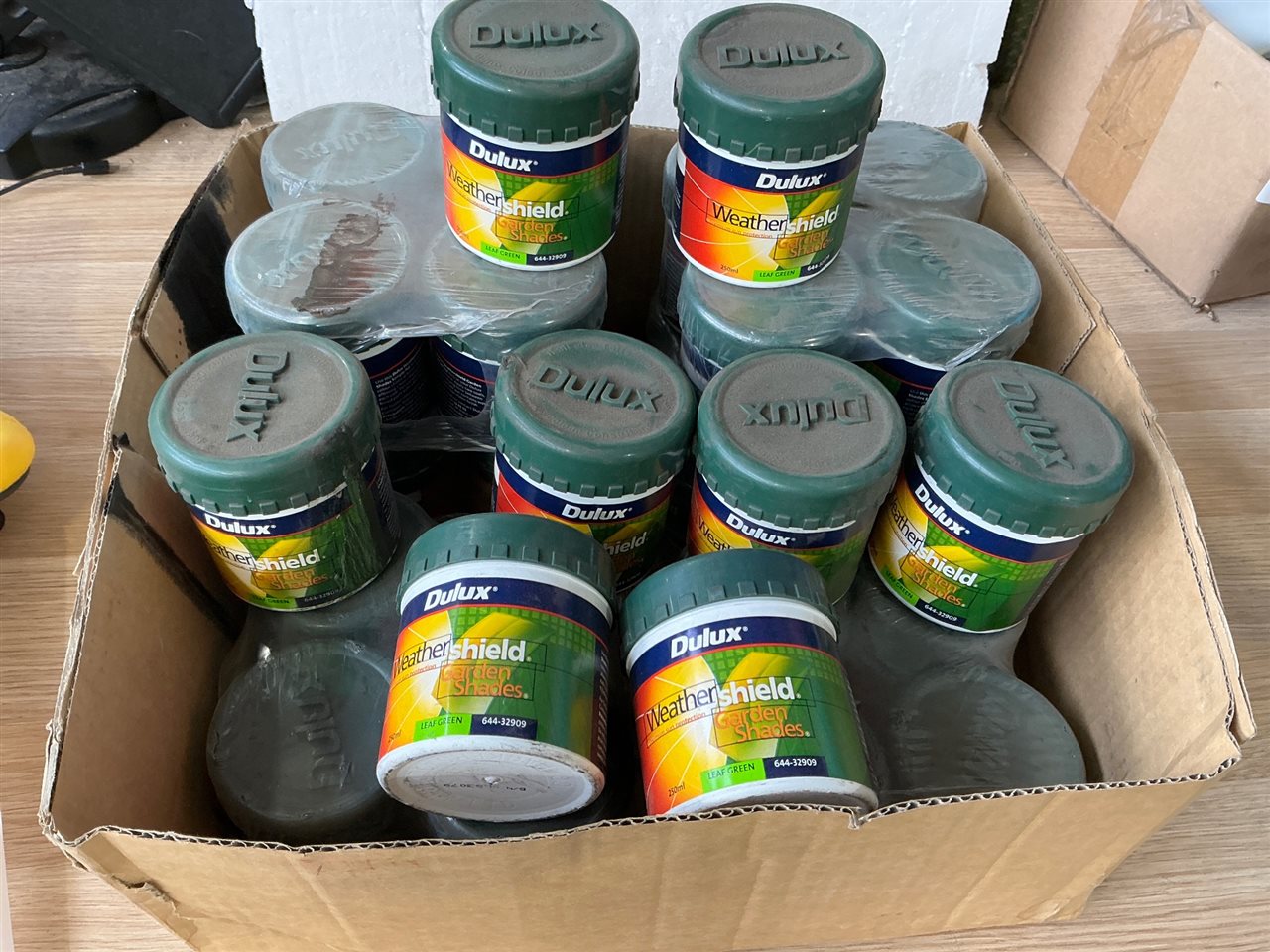 Dulux Weather Shield - Leaf Green - Sample Pots - Quantity of 32 @ 250 Ml