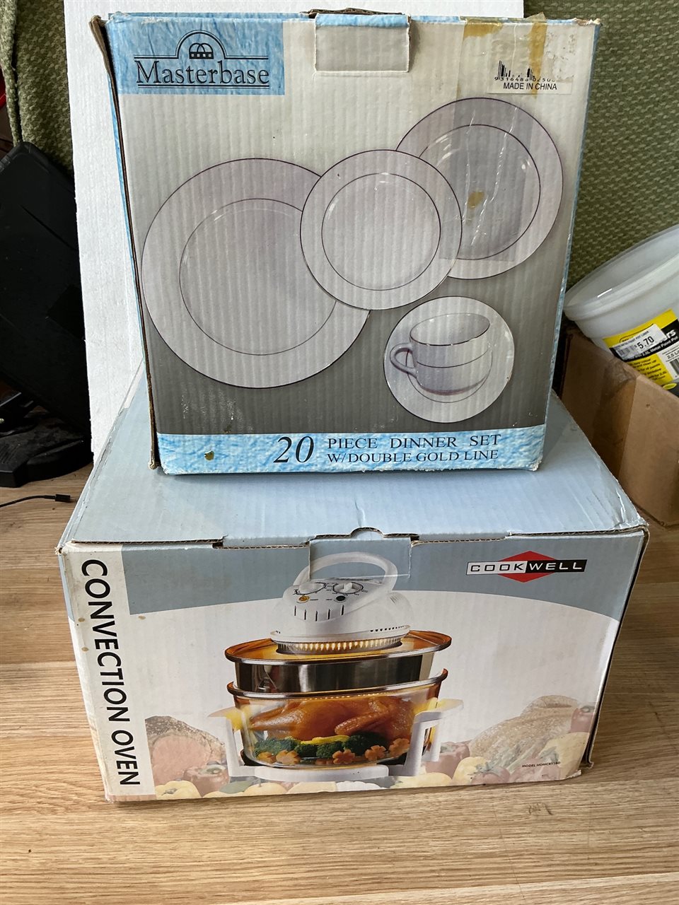 Convection Oven and 20 Piece Dinner Set