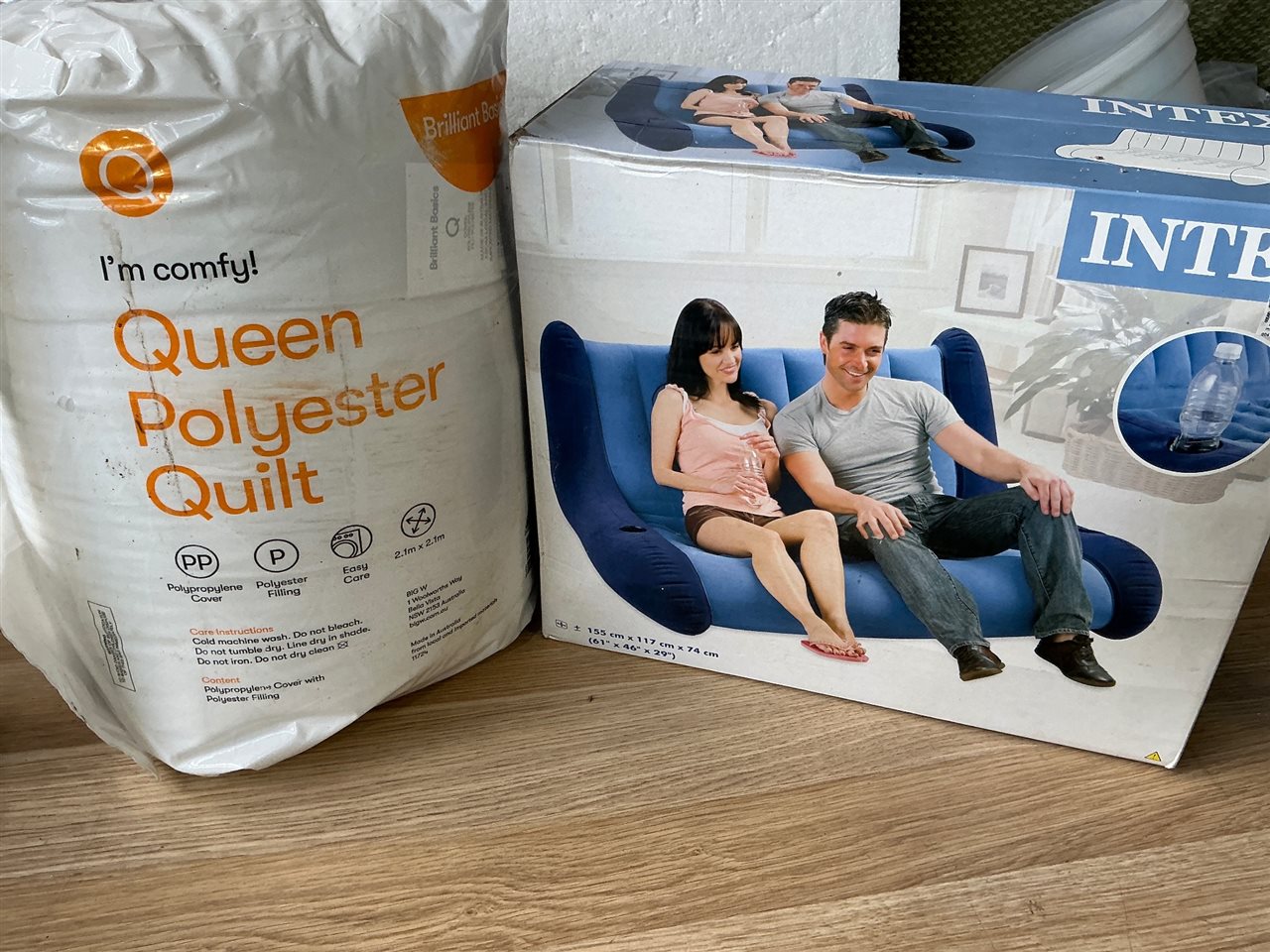 Inflatable Sofa and Queen Size Polyester Quilt