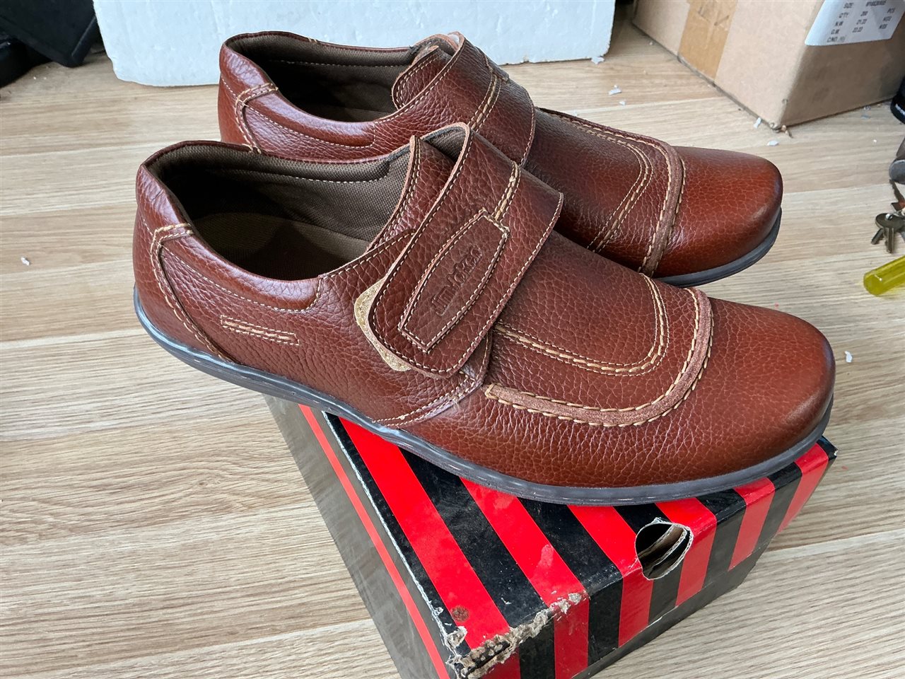 Slim Joker Leather Upper   Shoes - Size EUR 43