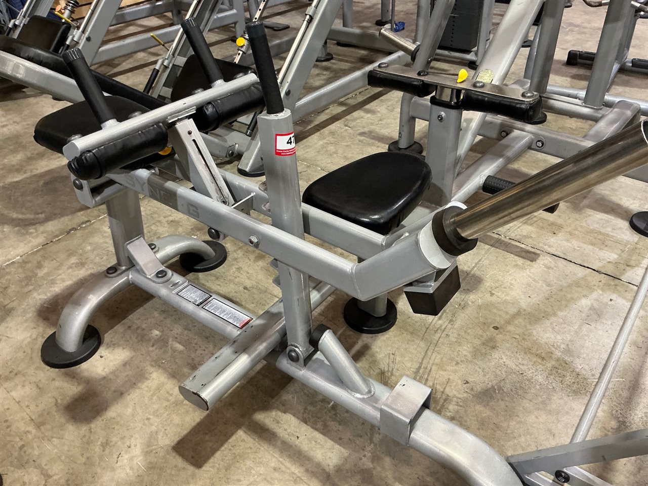 Synergy Plate-Loaded Seated Machine with Thigh Restraint
