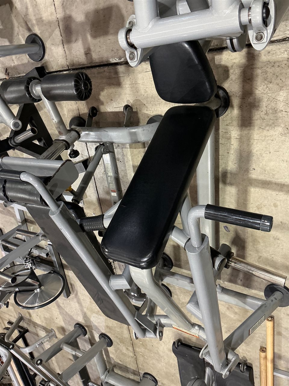 Plate-Loaded Chest Press Machine, Independent Converging Arms