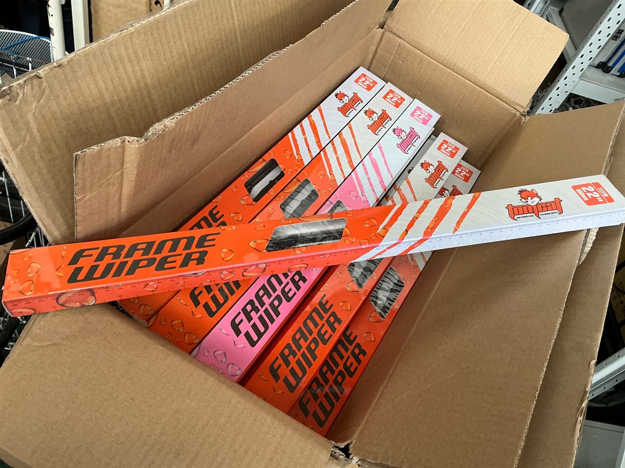 Framed Wiper Blade - Tom Cat -22 “ ( 550 mm )Sold Per Each