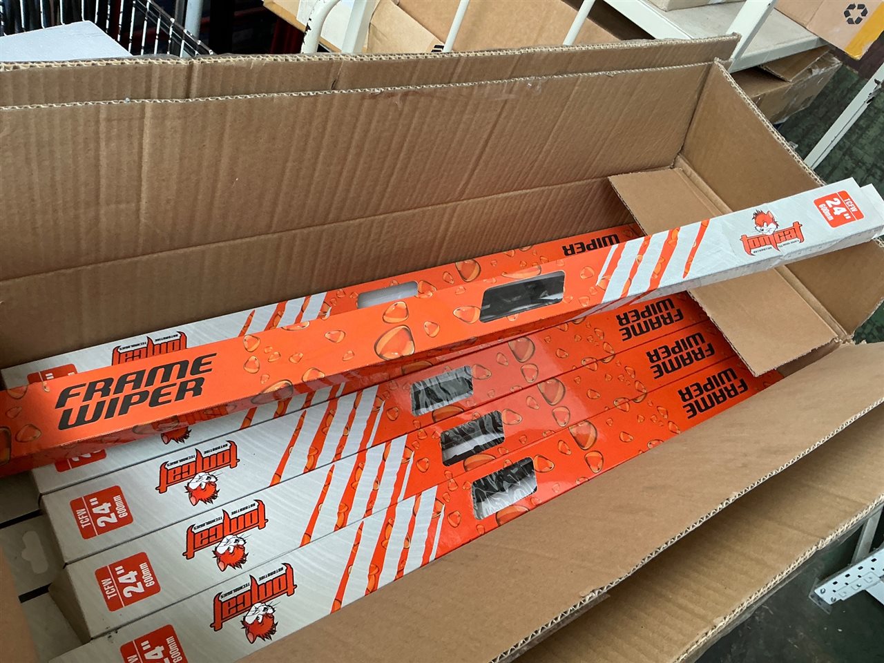 Framed Wiper Blade - Tom Cat -24 “   (600 mm )Sold Per Each