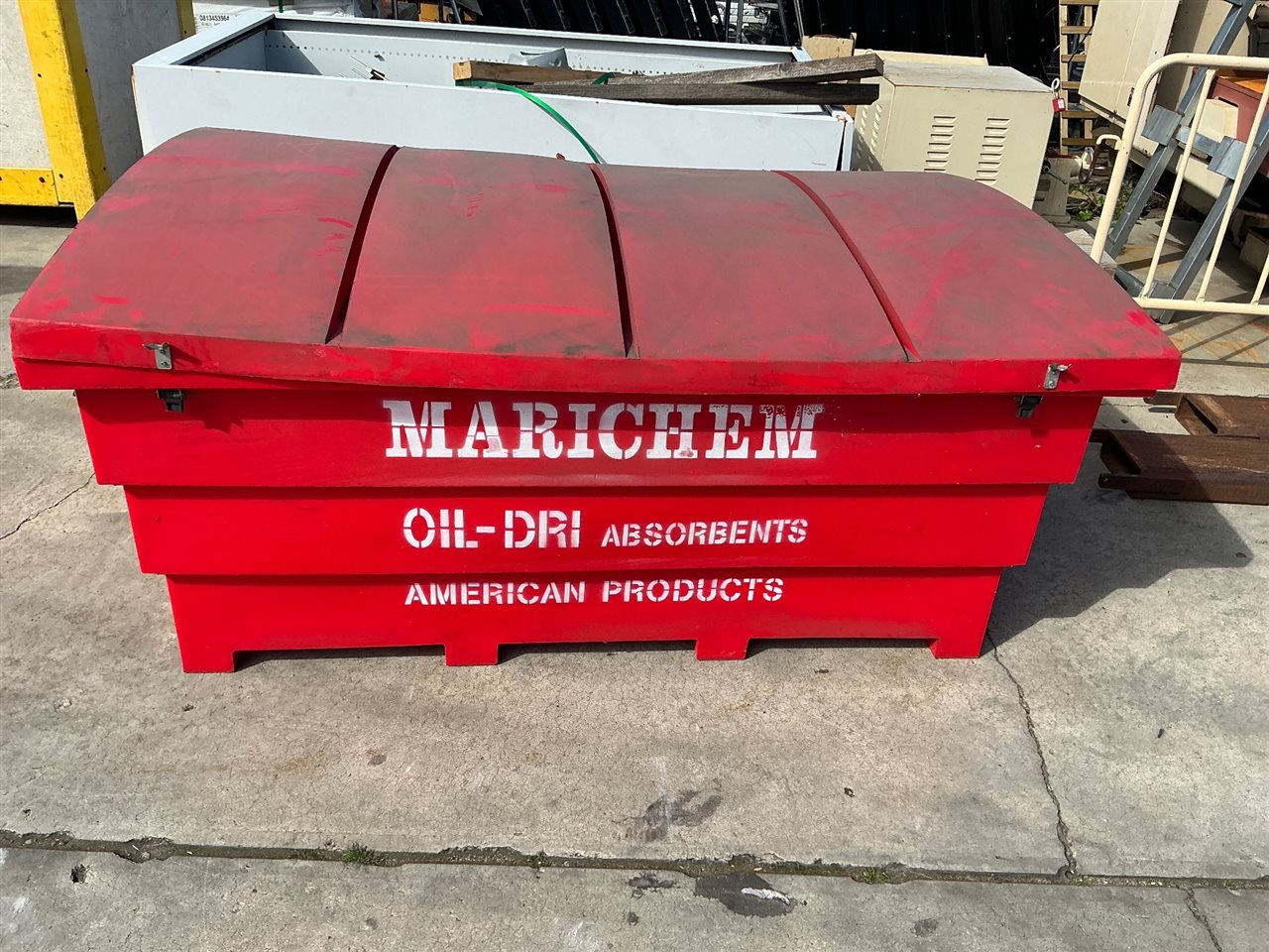 Plastic Oil / Dry Abosorbent Container with Lid - 1750x 1150  x 700 mm H