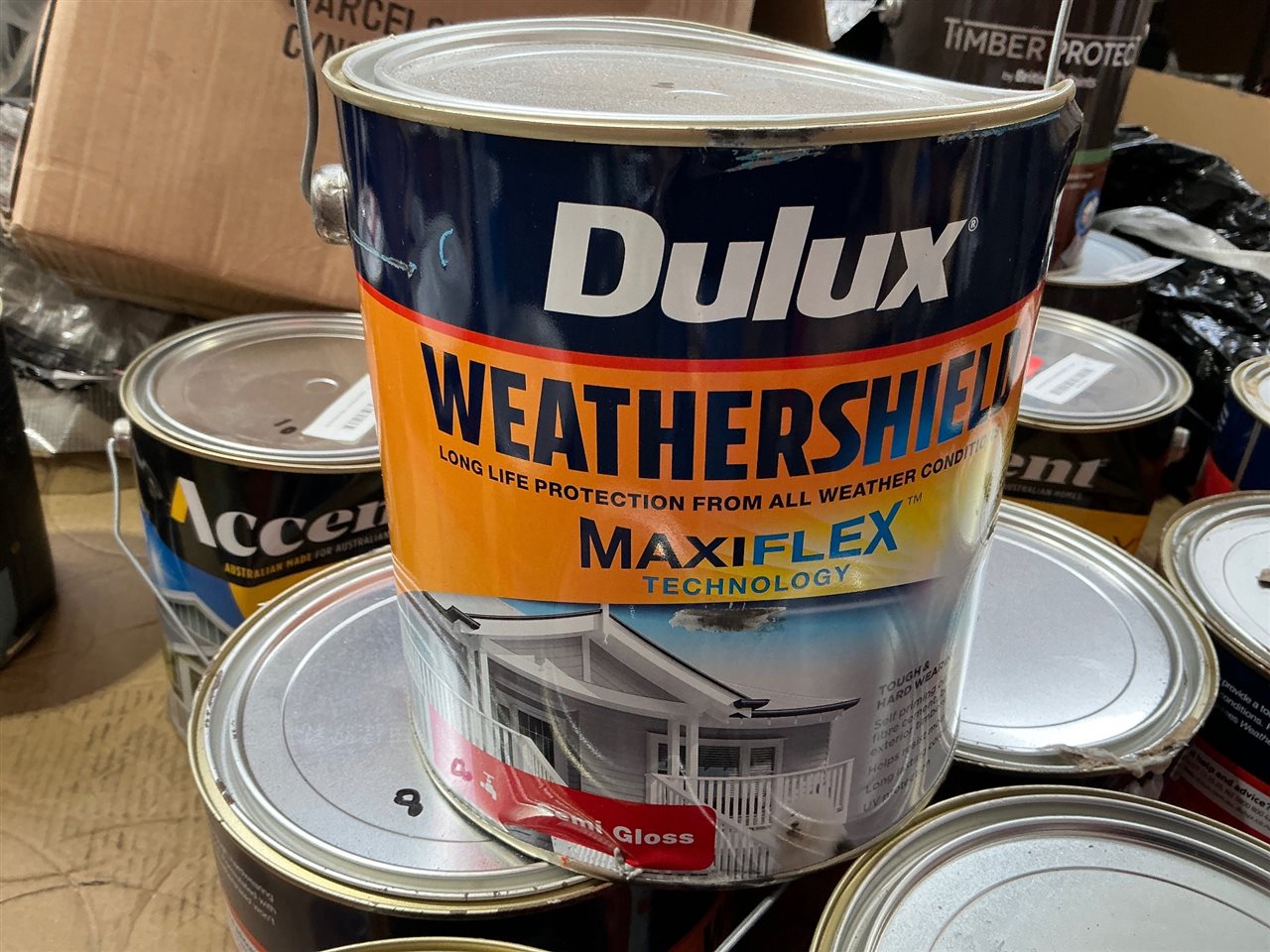 Dulux Weather Shield -Semi Gloss - Extra Bright Tint Base - 4 Litre