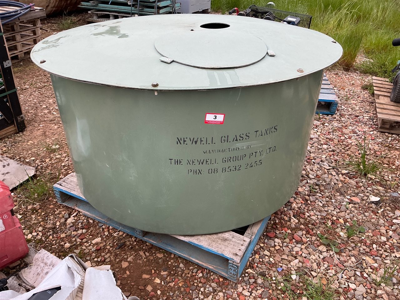Fibreglass Tank 1500 mm x 750mm  (Collect From Penfield  Gardens )