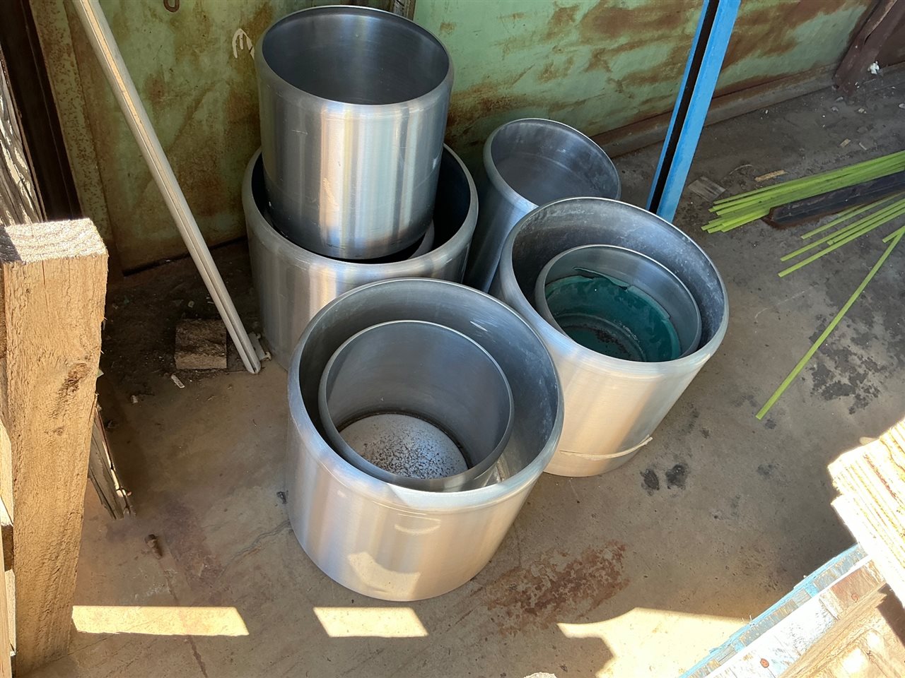 Aluminium Round  Pots - 400  x 400 mm H - Quantity of 8 Mixed Sizes
