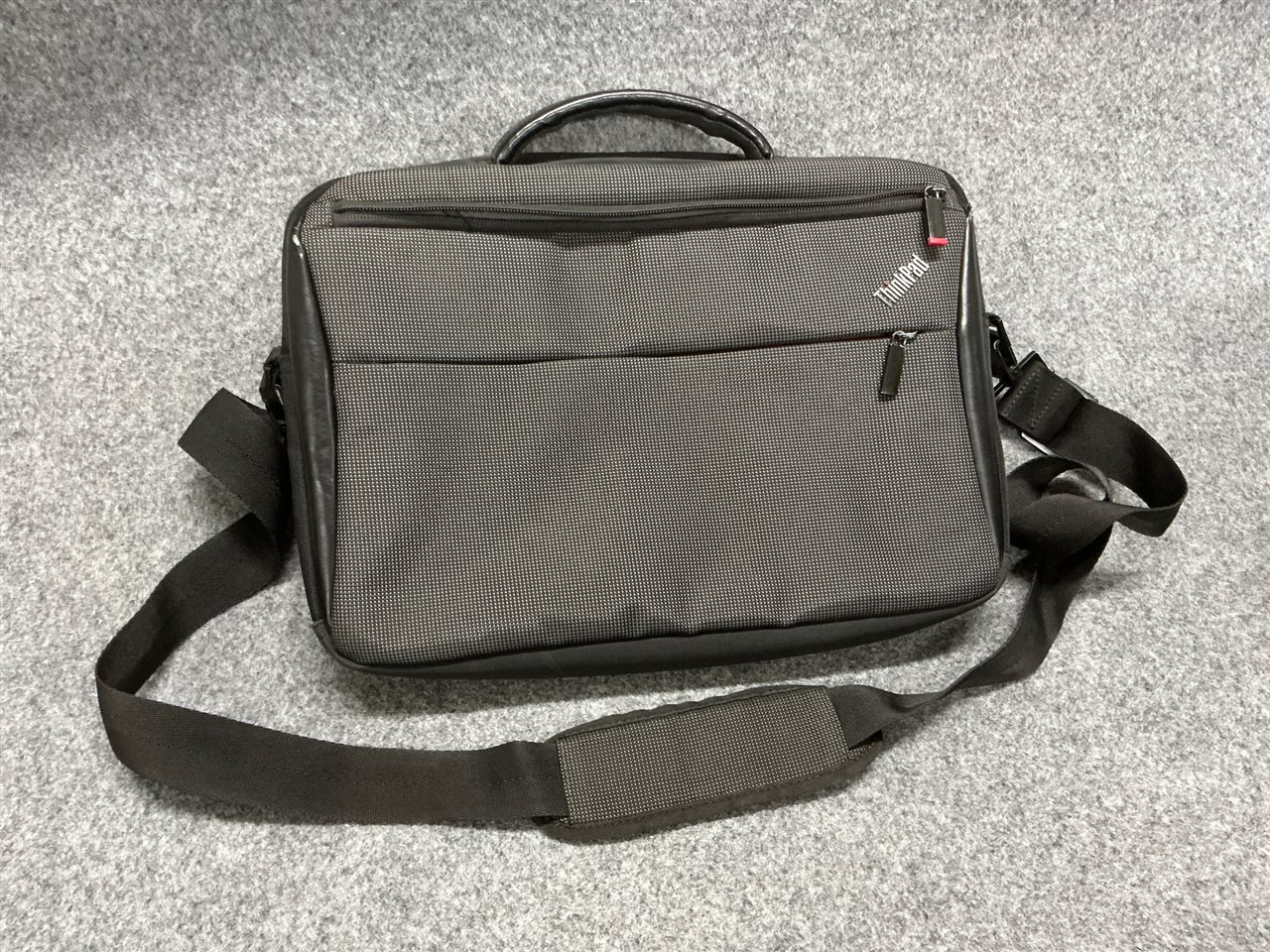 Laptop Carry Bag, with Detachable Shoulder Strap, Good Condition