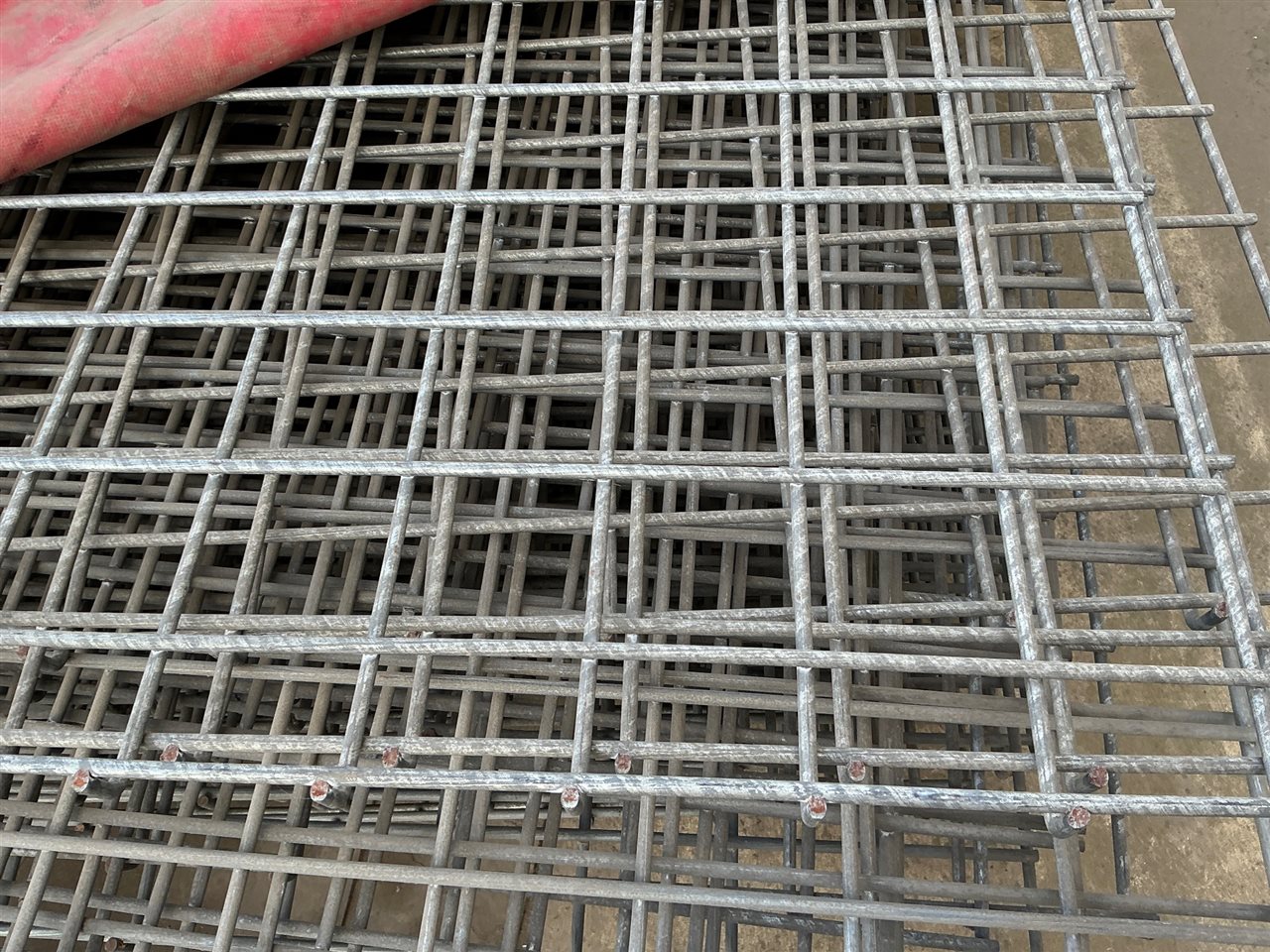 Heavy Duty Pallet Racking Mesh Shelves x 2070mm W (Has 25 mm  Folds) x 1580mm D