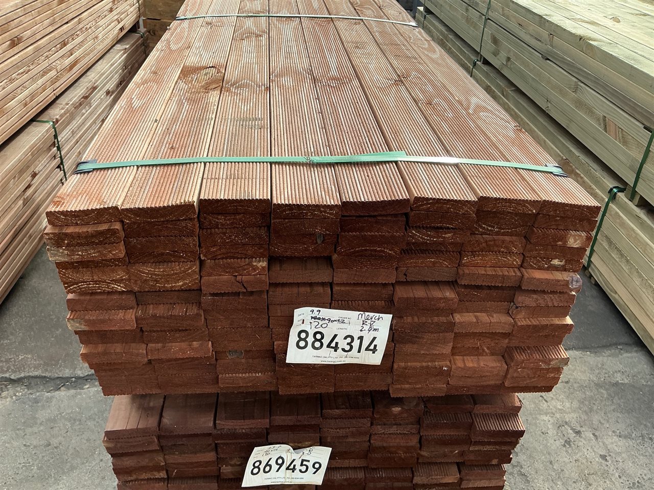 90 x 22, Tinted Pine, Merch Decking, 120 pcs @ 2.4 M, 288 Lin Metres Total Pk 884314