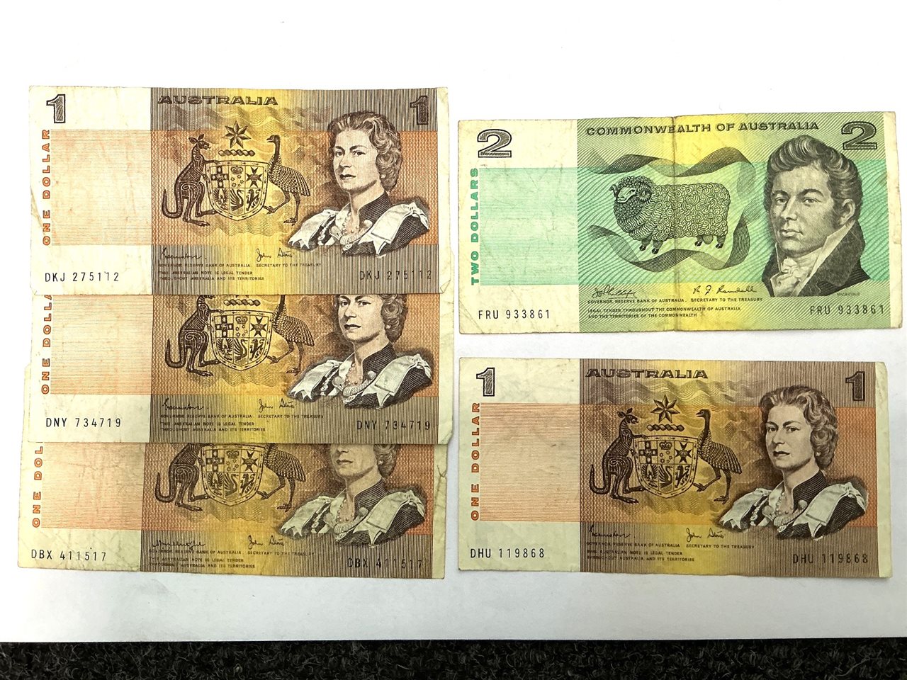 Australian Notes - 4 x $1 & 1 x $2