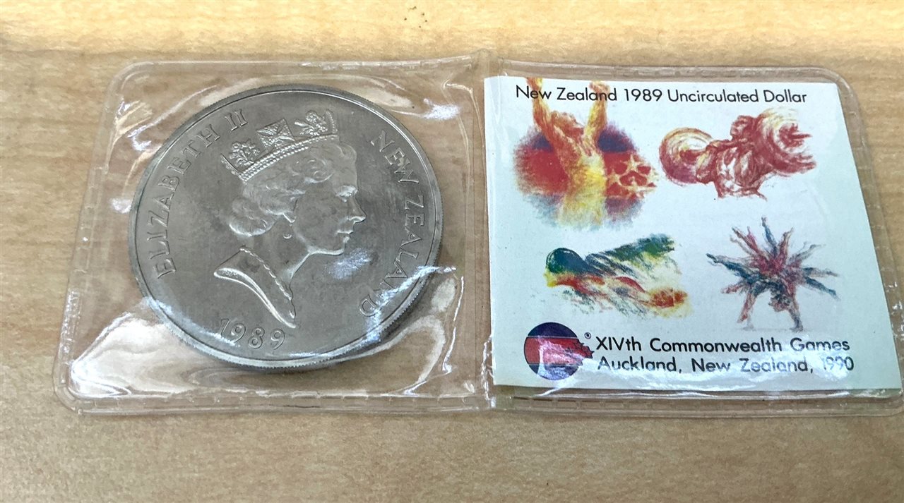 New Zealand 1898 Uncirculated Dollar - XIVth Commonwealth Games Auckland, New Zealan 1990