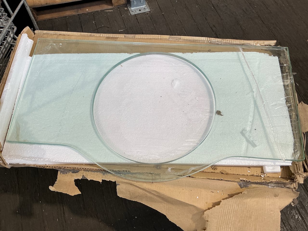 Glass Vanity Top - 900 x400 mm - Suit Round Basin - 400 mm