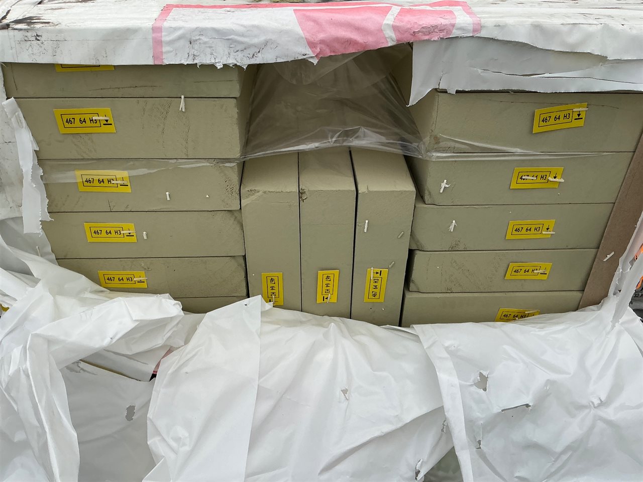 185 x 42, LOSP Treated Pre-Primed Pine, Finger Jointed D4S Pencil Round, 24 pcs @ 6.6 M, 158.4 Lin Metres Total Pk 840227-00