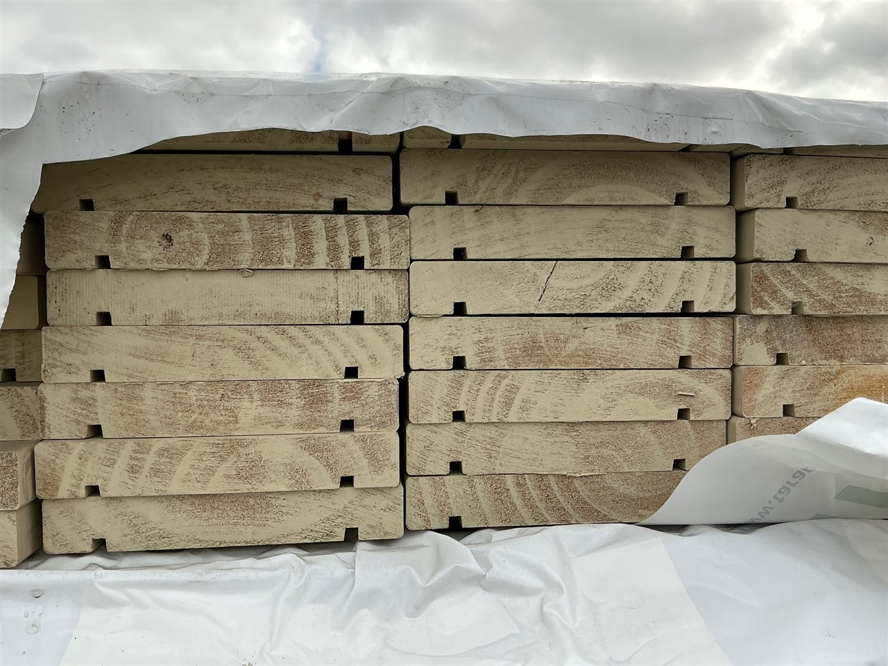 188 x 30, LOSP Treated Pre-Primed Pine, Kiln Dried Tight Knot Fascia Pencil Round, 99 pcs @ 5.4 M, 534.6 Lin Metres Total Pk PIKTKPF18803054