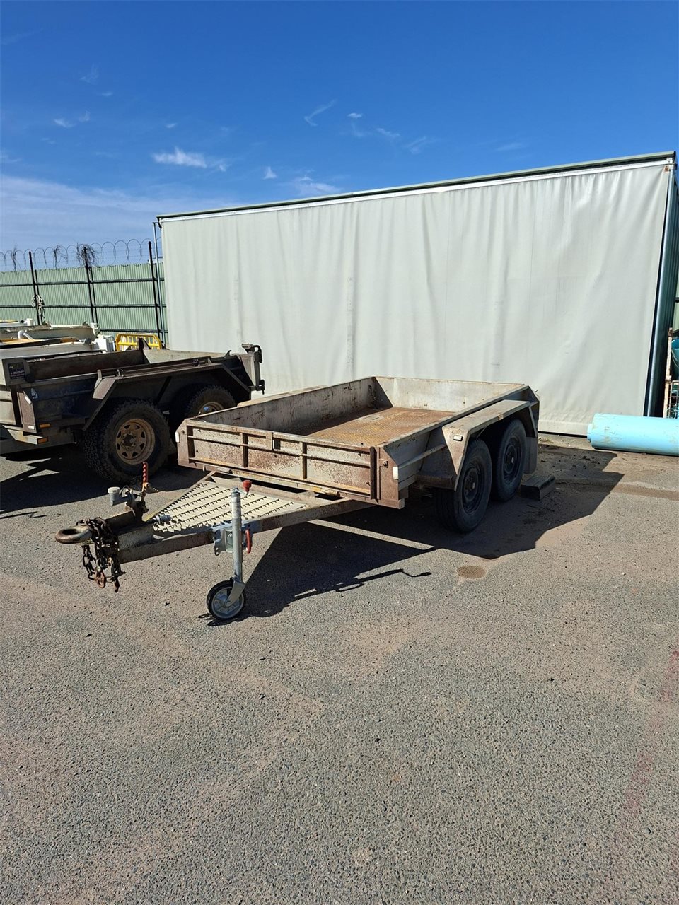 Olympic 8 X5 Tandem Trailer -Year 1983 - 75 mm Ring Tow Coupling - Hydraulic Overide Brakes - Swing Away Jockey Wheel -Led Lights -Has Surface Rust -Sold As Is - Previous Registration Number Txu-019 -Sold Unregistered - No Plates --Chassis Number 5205 -U L M .66 T - A T M 1.99 T (Buyer to Arrange uplift and Removal From Roseworthy Depot )