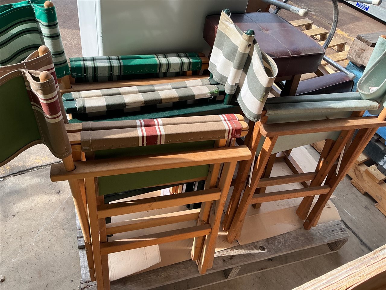 Quantity of Folding Steamer Chairs and Stools