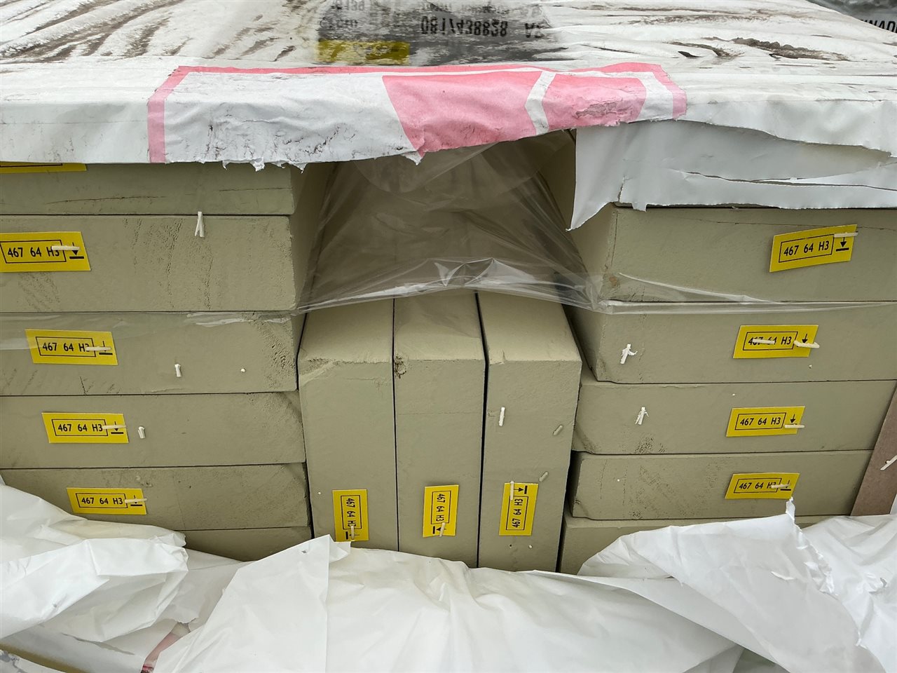 185 x 42, LOSP Treated Pre-Primed Pine, Finger Jointed D4S Pencil Round, 21 pcs @ 3.6 M, -75.6  Lin Metres Total Pk PIKCLPP18504266