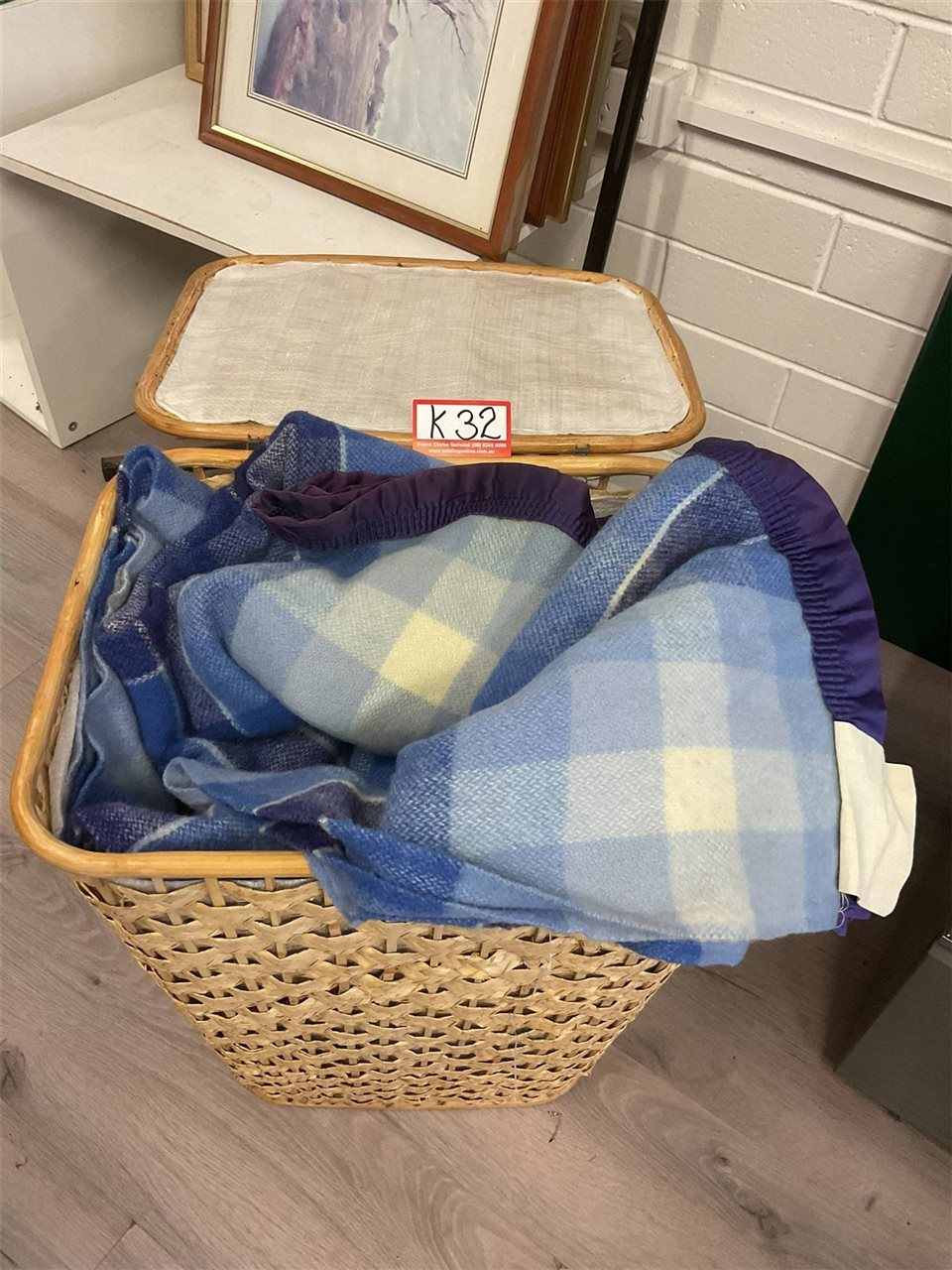 Pair Of Large Onkaparinga Blankets In A Hamper