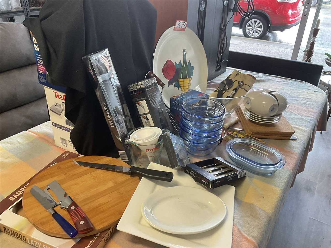 Kitchen Items, Platters, Chopper, Salt/Pepper Mill, Carving Set, Bowls, Lazy Susan Etc