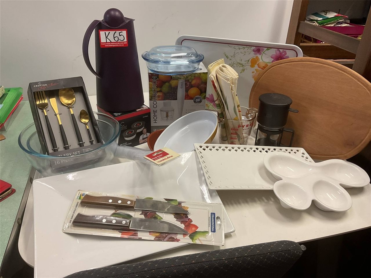 Home Collection Hand Collection And Mini Chopper, 16 Piece Cutlery Set, Knives, Platters, Pyrex Jug, Tray Etc