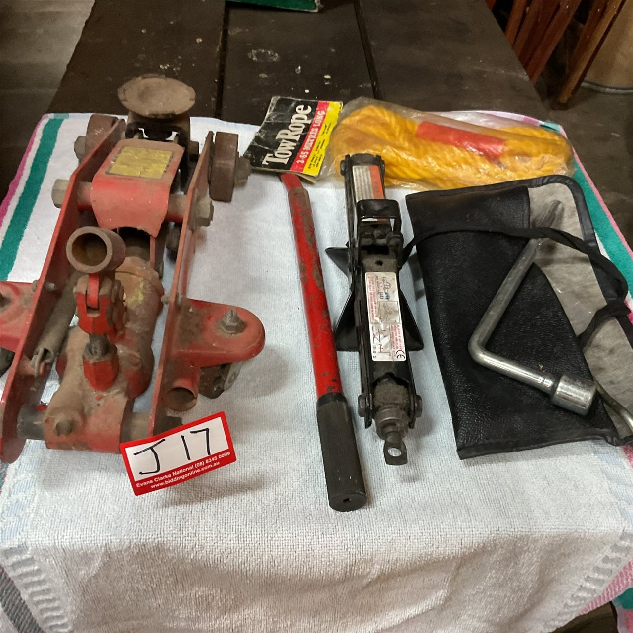 2 Jacks And 3.65 Metre Tow Rope