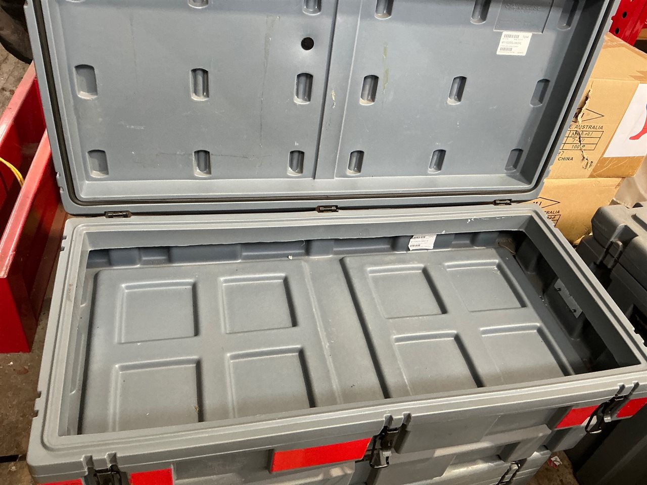 Plastic Lidded Low Height Storage Box - 1100 x 550 x 220  mm H (Grey  )