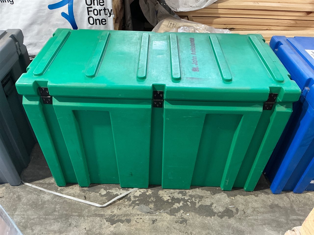 Plastic Lidded Large Storage Box - 1100 x 550 x 670 mm H (Green )