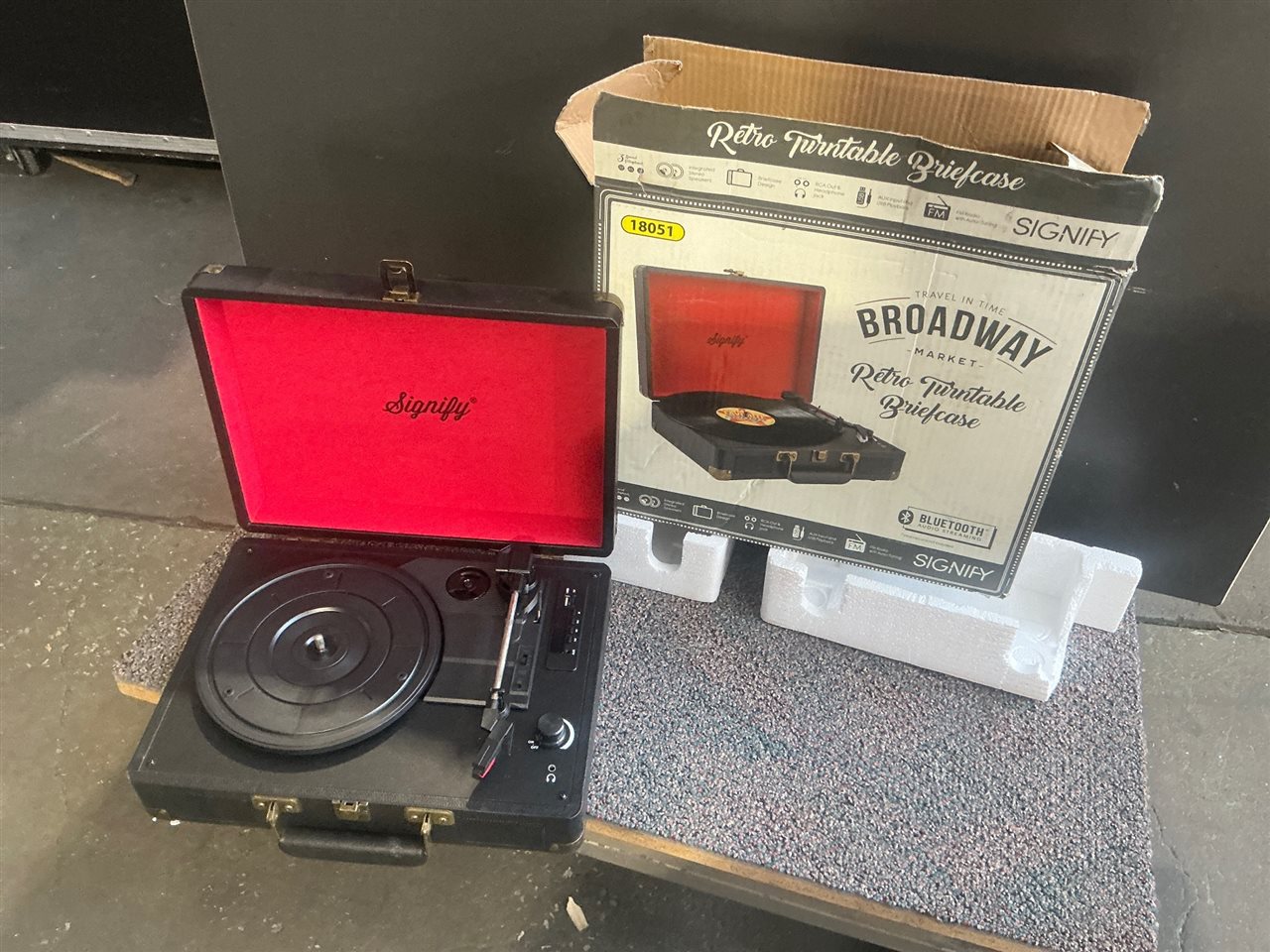 Portable Retro Turntable Briefcase